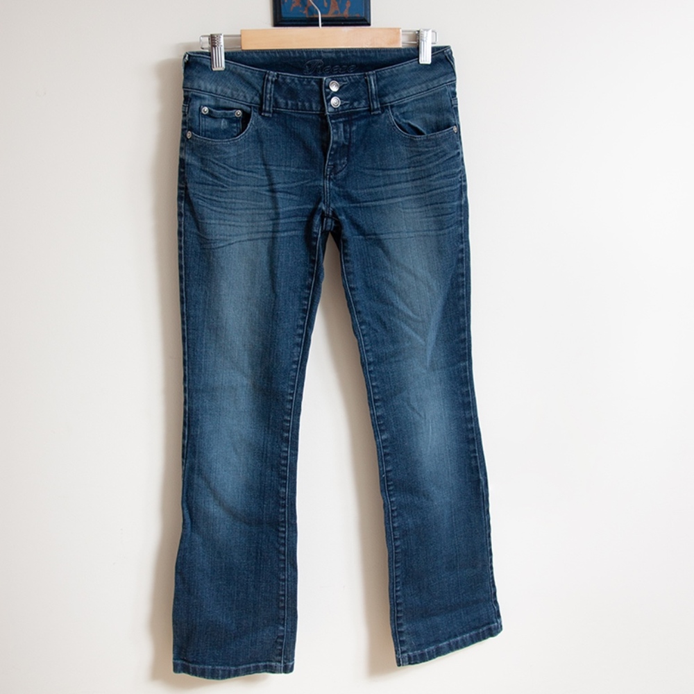 Delia*s jeans - Reece Bootcut 3/4s